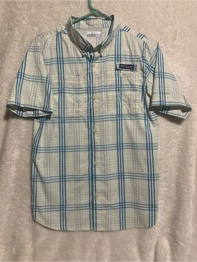 Columbia Light Green and Blue Plaid Short Sleeve Button-Up